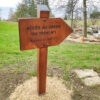 Wegweiser Nature mit einem Richtungs-Schild